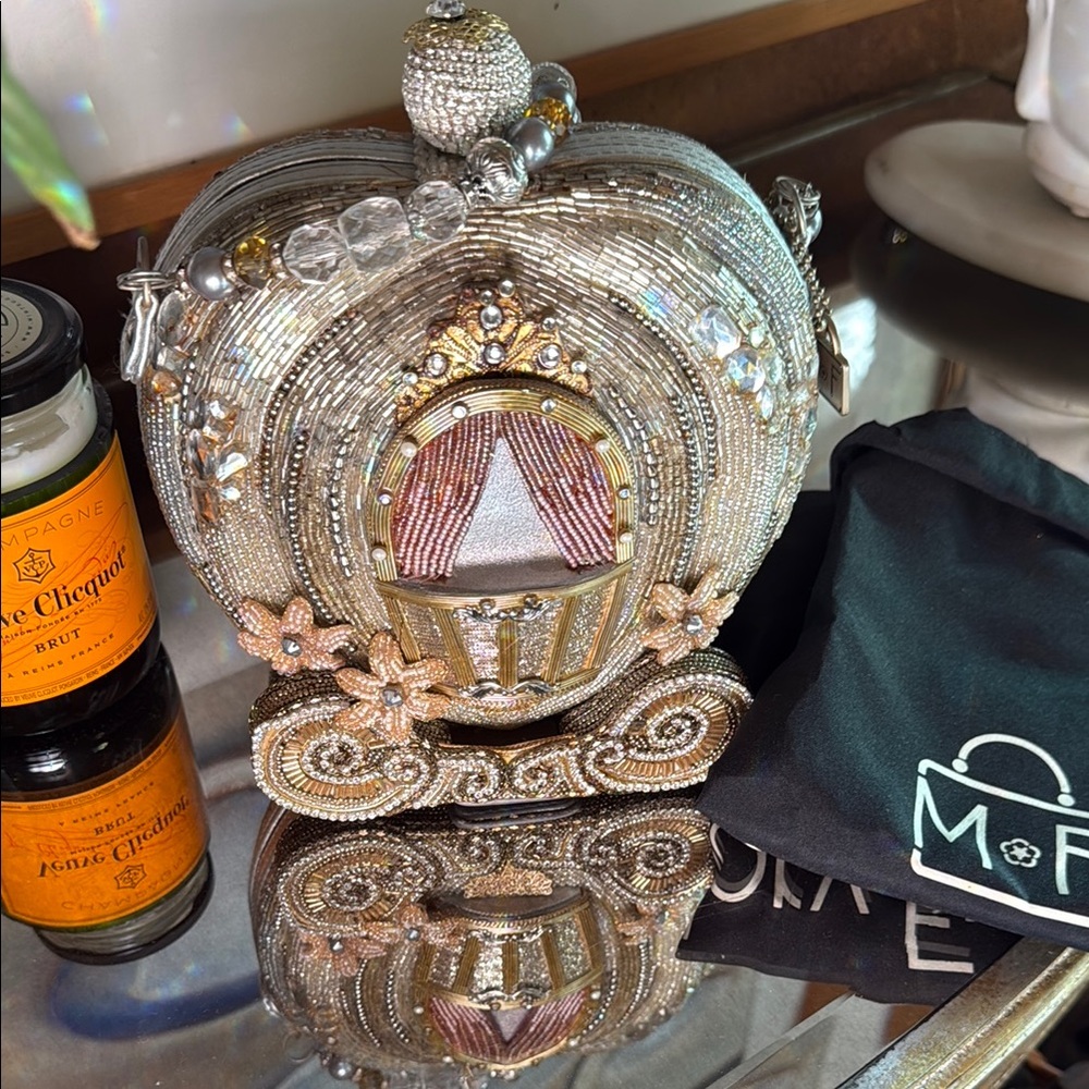 Mary Frances Cinderella’s coach  Beaded  Clutch purse *new*